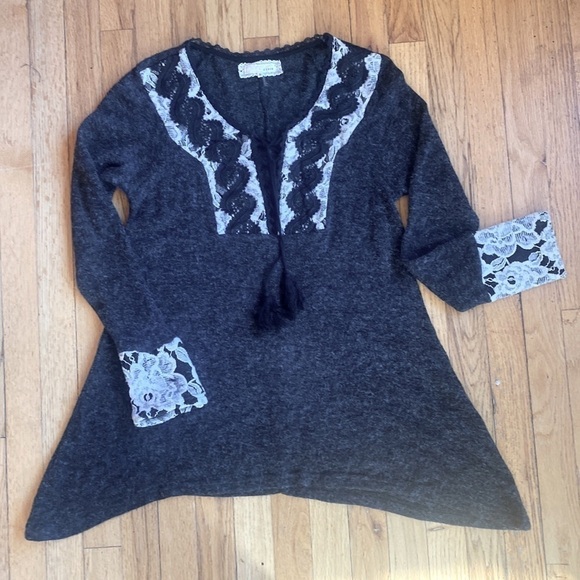 A’Reve for Anthropologie Lace Trim Tunic Sweater Black White Tassel Neck S - Picture 2 of 7